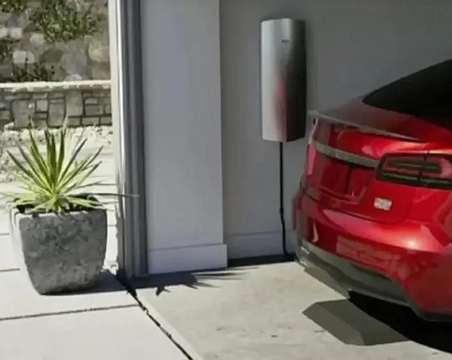 Tesla готовит беспроводную домашнюю зарядку для электромобилей / Авто и транспорт / iXBT Live
